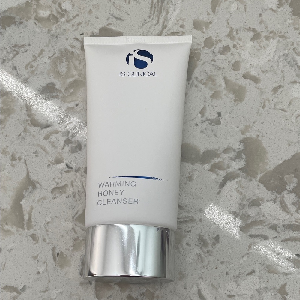 IS Clinical - Warming Honey Cleanser